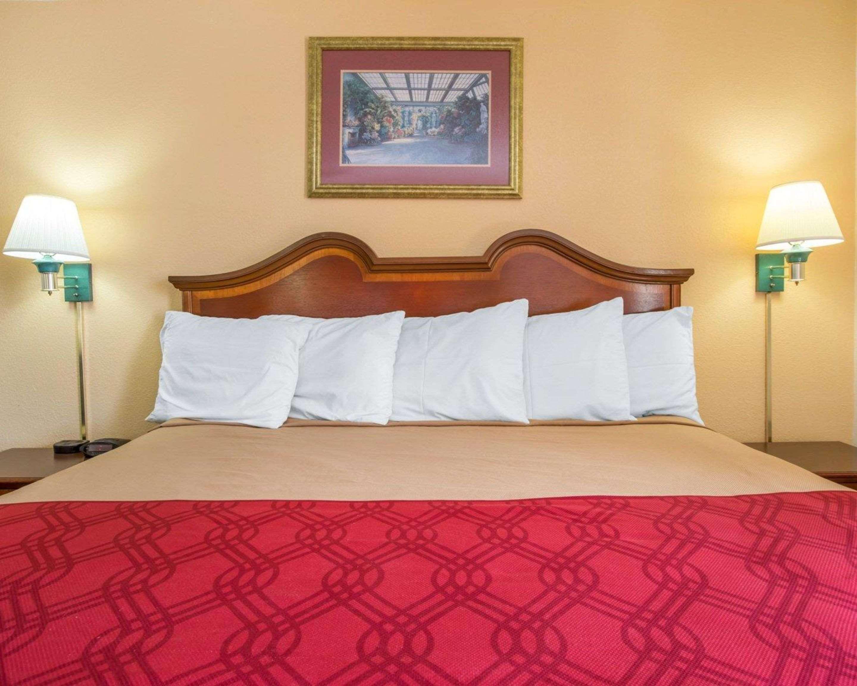 Econo Lodge Inn & Suites מאקון מראה חיצוני תמונה
